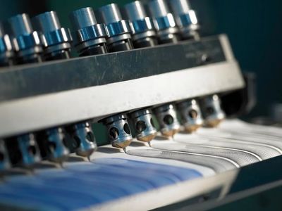 上海唯一的中國(guó)制筆工業(yè)基地通過復(fù)評(píng),晨光樹立筆業(yè)標(biāo)桿